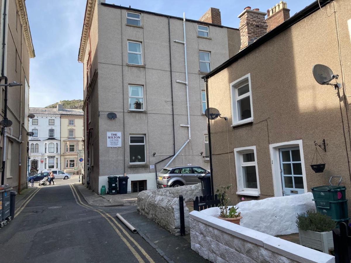 Delightful 3 Bedroomed Cottage In Llandudno Kültér fotó